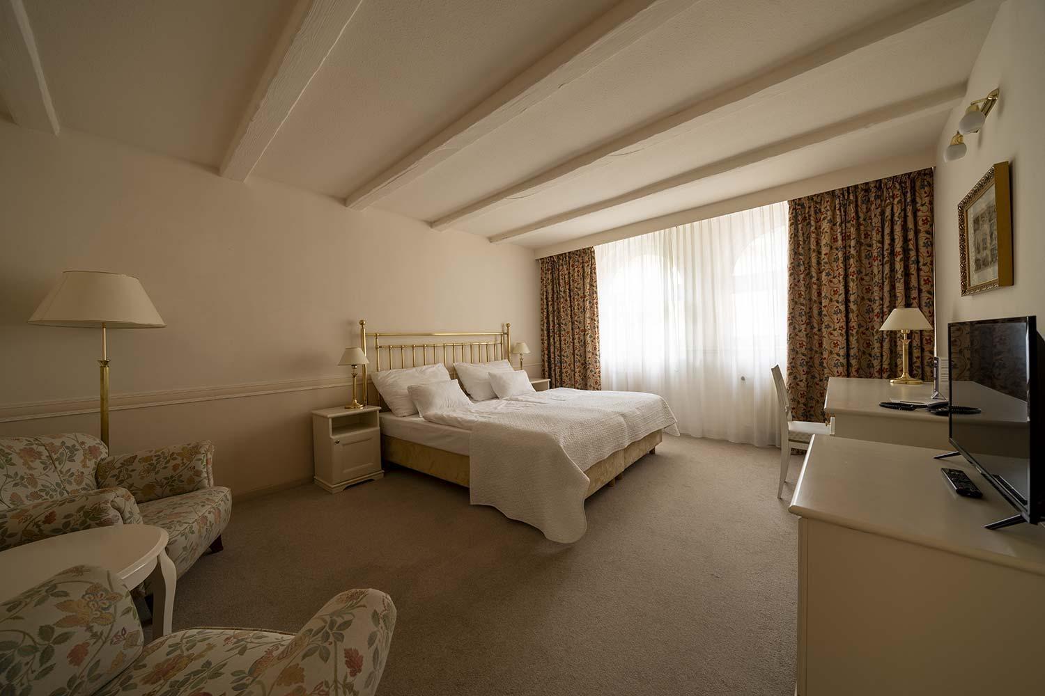 קרלובי וארי Hotel Embassy מראה חיצוני תמונה