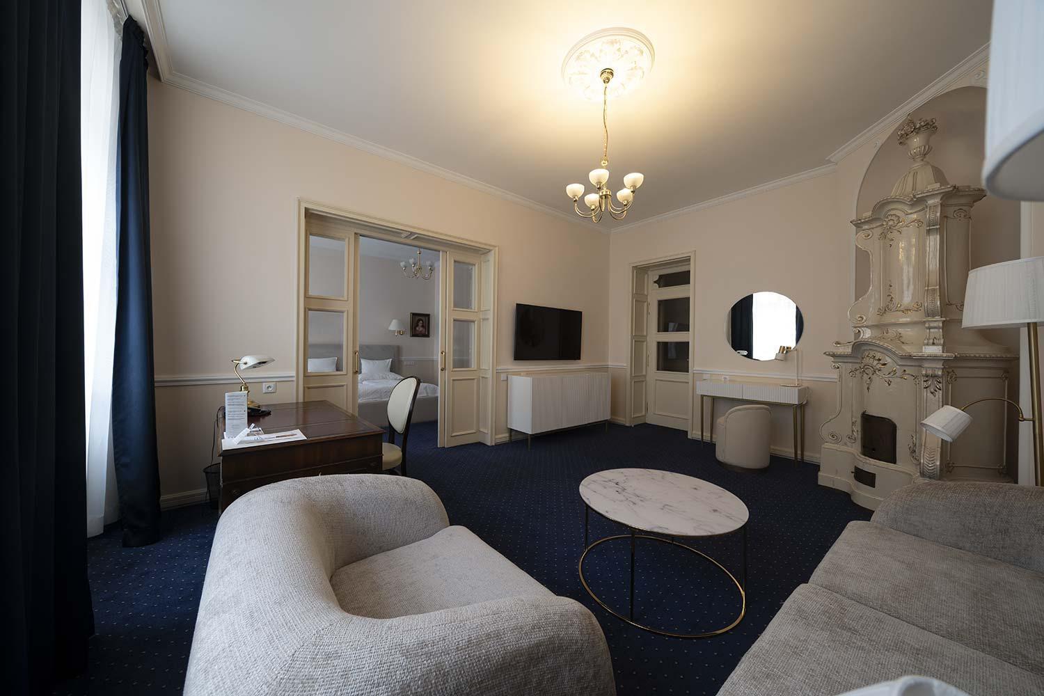 קרלובי וארי Hotel Embassy מראה חיצוני תמונה