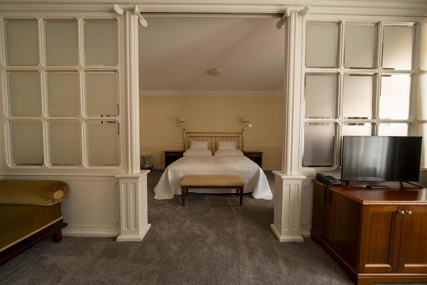 קרלובי וארי Hotel Embassy מראה חיצוני תמונה