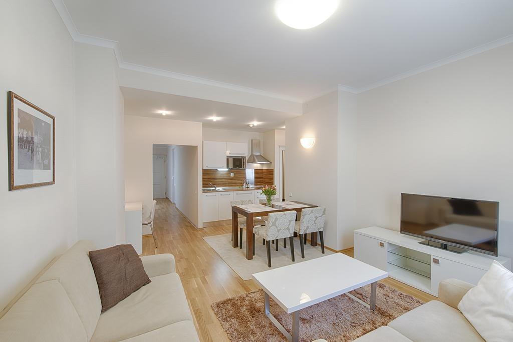קרלובי וארי Hotel Embassy מראה חיצוני תמונה