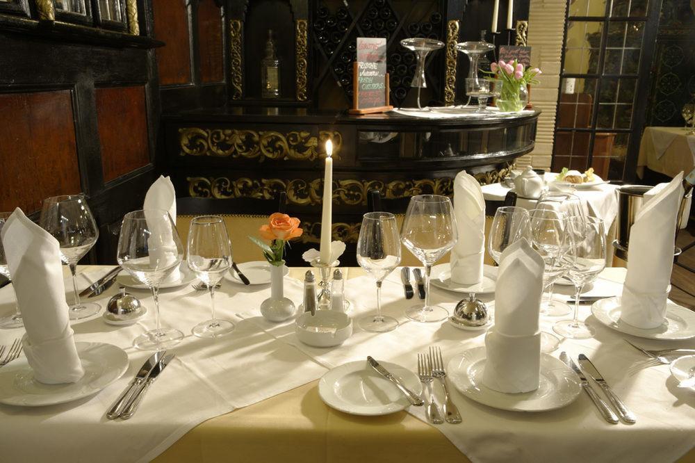 קרלובי וארי Hotel Embassy מראה חיצוני תמונה