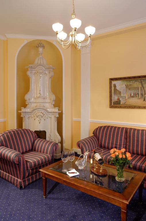 קרלובי וארי Hotel Embassy מראה חיצוני תמונה