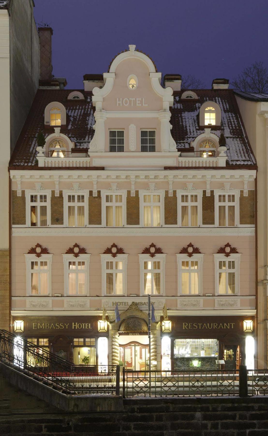 קרלובי וארי Hotel Embassy מראה חיצוני תמונה